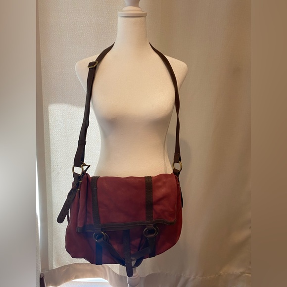 Lucky brand brown/burgundy shoulder satchel bag with stripped colored lining - Picture 9 of 12